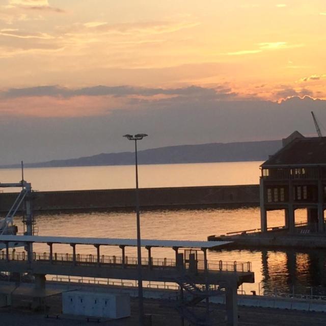 Les Quais Du Port Lägenhet Marseille Exteriör bild